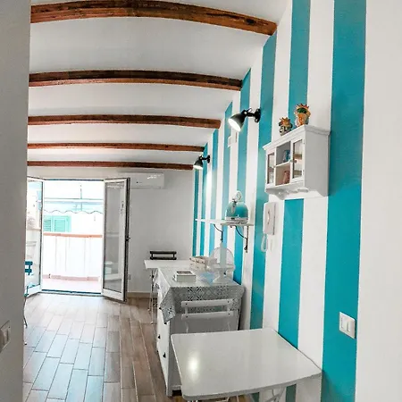 Dafni E Naide Bed and Breakfast 2*