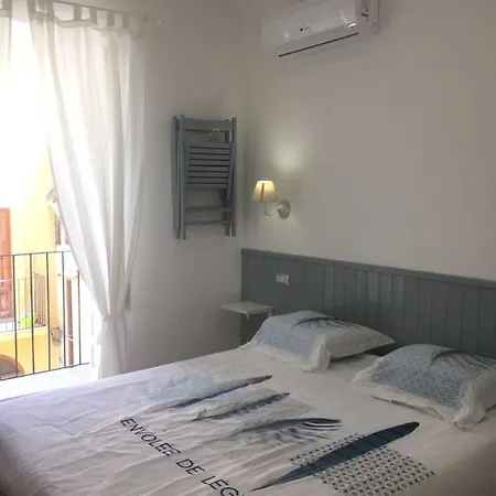 Bed and Breakfast Dafni E Naide 2*