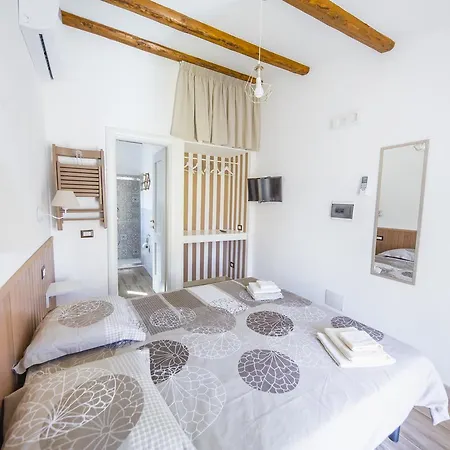 Dafni E Naide Bed and Breakfast