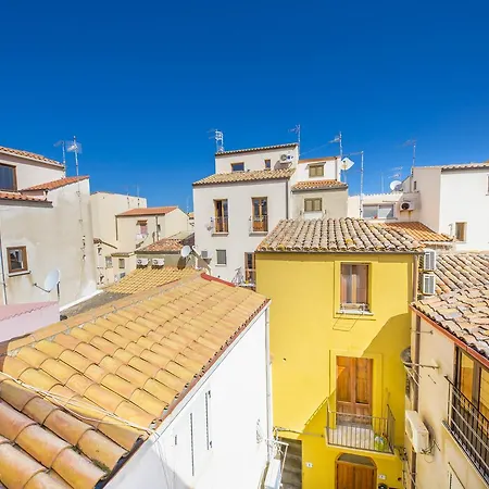 Dafni E Naide Cefalu