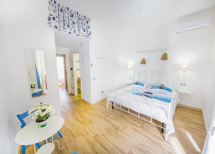 Dafni E Naide Bed and Breakfast 4*